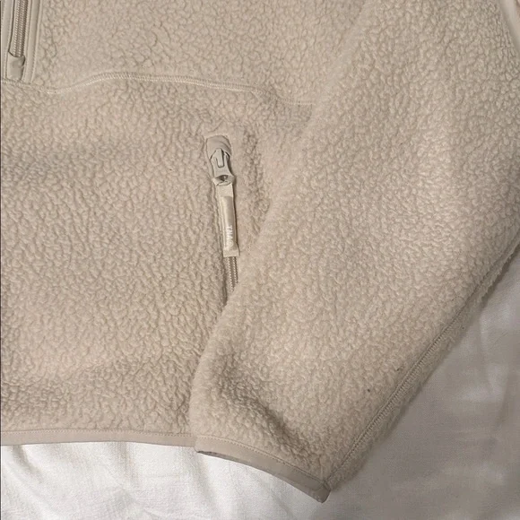 Aritzia TNA Fleece Half Zip - Picture 5 of 7